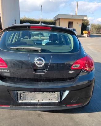 Portellone paraurti stop Opel Astra 2011