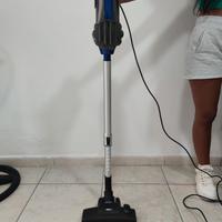 Aspirapolvere usata ma funzionante 