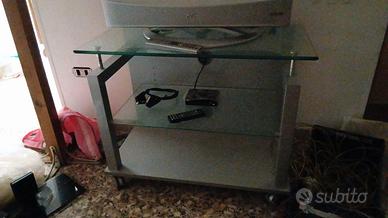 Carrello porta TV in metallo e vetro