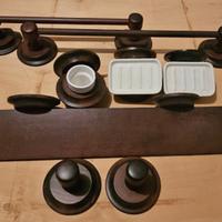 Set accessori bagno in legno e ceramica