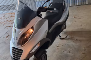 Scooter PIAGGIO MP3 250 cc
