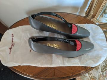 Scarpe Ferragamo grigie