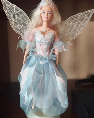 Barbie Odette Lago dei cigni ali luminose  Mattel7