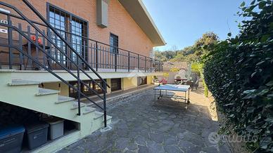 QUADRIFAMILIARE A ROMA