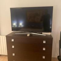 Letto matrimoniale con due cassettiere