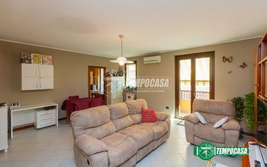 TRILOCALE DOPPI SERVIZI E BOX DOPPIO