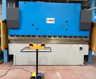 OMAG Pressa Piegatrice e Cesoia anno 2001