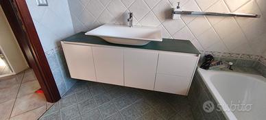 Mobile bagno sospeso 