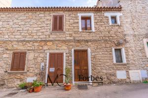 Berchidda - Casa in pietra dal fascino sardo