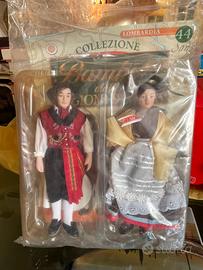 Coppia bambole in costume Lombardia