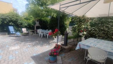 SETTEMBRE, casa con giardino privato