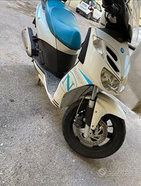 Aprilia sportcity 300