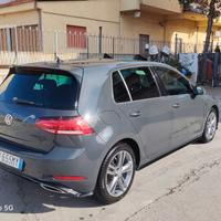 Volkswagen Golf 7.5 allestimento R‑Line 1.6 TDI