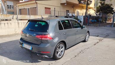 Volkswagen Golf 7.5 allestimento R‑Line 1.6 TDI