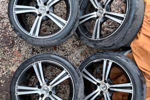 Set 4 Cerchi in Lega HR 17" 4 fori - Con Gomme
