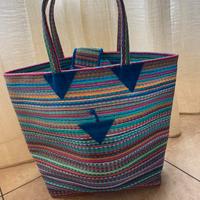 Borsa in rafia realizzata in rafia multicolor