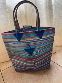 Borsa in rafia realizzata in rafia multicolor