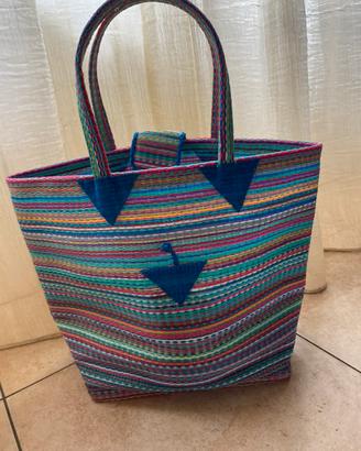 Borsa in rafia realizzata in rafia multicolor