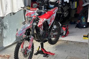 Fantic 125 xef 2024 enduro 4t