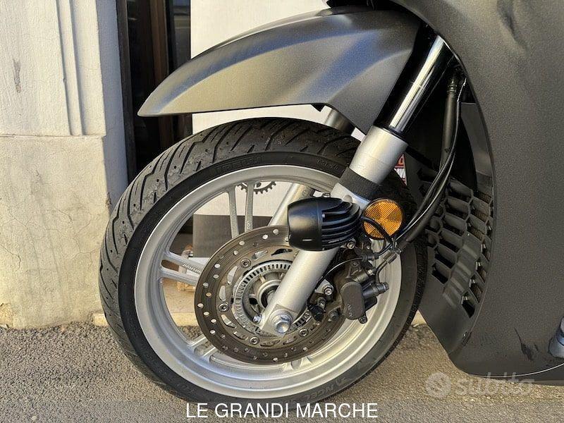 Subito - Le grandi marche - Honda SH 300 - Moto e Scooter In vendita a  Firenze