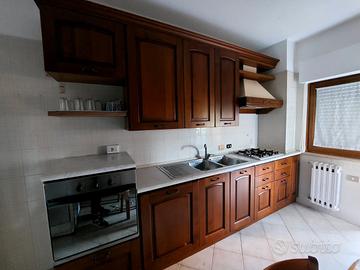 Cucina in legno massello