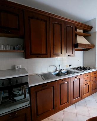 Cucina in legno massello