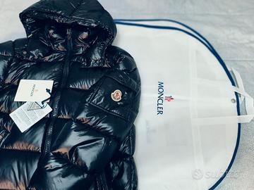 Moncler modello Maya 