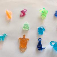 Ciondoli plastica trasparente anni 90