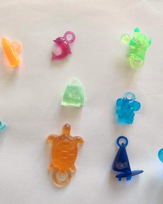 Ciondoli plastica trasparente anni 90