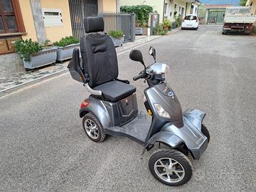 CARROZINA ELETTRICA PER DISABILI