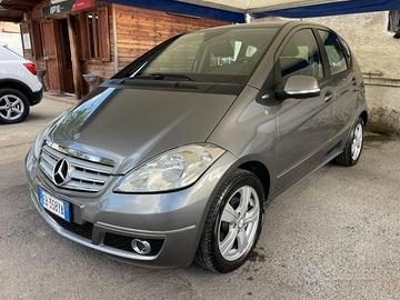Mercedes-Benz Classe A A 180 cdi Premium (110CV)