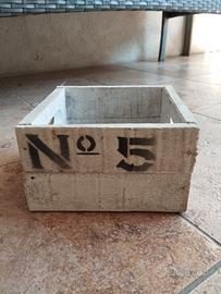 porta-vaso piccolo in legno vintage