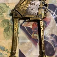 Antico taglianoci in ottone dell’800