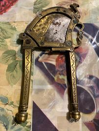 Antico taglianoci in ottone dell’800