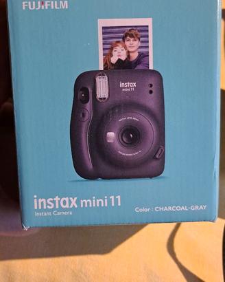 Fujifilm Instax Mini 11 con Custodia e Scatola