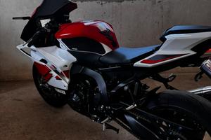Yamaha r9 70º anniversario