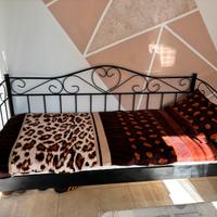 Divano letto in ferro battuto