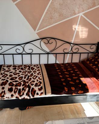 Divano letto in ferro battuto