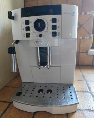 macchina caffe de longhi magnifica s 