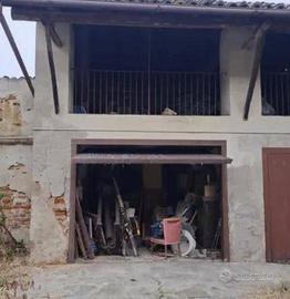 Immobile in asta di 107 m² con 3 locali e box auto