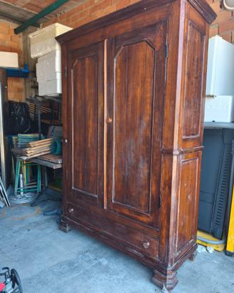 ARMADIO ANTICO IN LEGNO