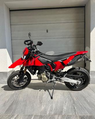 Ducati Hypermotard 698 Mono — 10/2025, 4.400 km