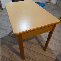 tavola + 4 sedie 60€ tutto 