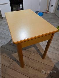 tavola + 4 sedie 60€ tutto 