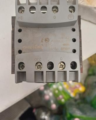  trasformatore di isolamento 220/400 