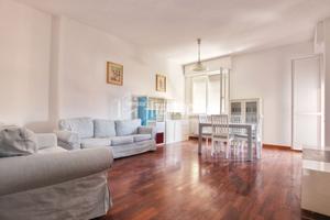 AMPIO TRILOCALE CON BOX AUTO E VISTA MARE