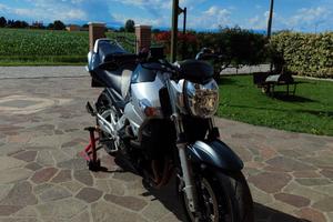 Suzuki gsr 600 