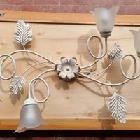 Lampadario con applique fiore