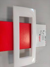 PLACCA 6 MODULI LEGRAND VELA