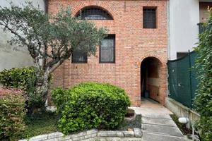 APPARTAMENTO ARREDATO IN CENTRO A SANGUINE